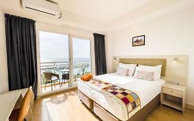 Icom Marina Sea View
